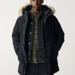Abrigo Acolchado con Capucha Pull&Bear: Estilo y Calidez a Precio de Chollo
